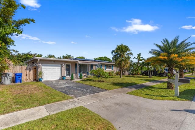 1228 SW 1st Ter, Pompano Beach FL 33060 - Pompano Beach, FL - Photo 2