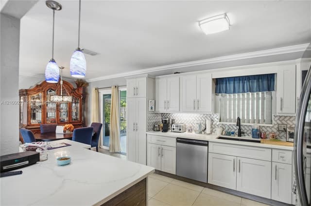1228 SW 1st Ter, Pompano Beach FL 33060 - Pompano Beach, FL - Photo 3