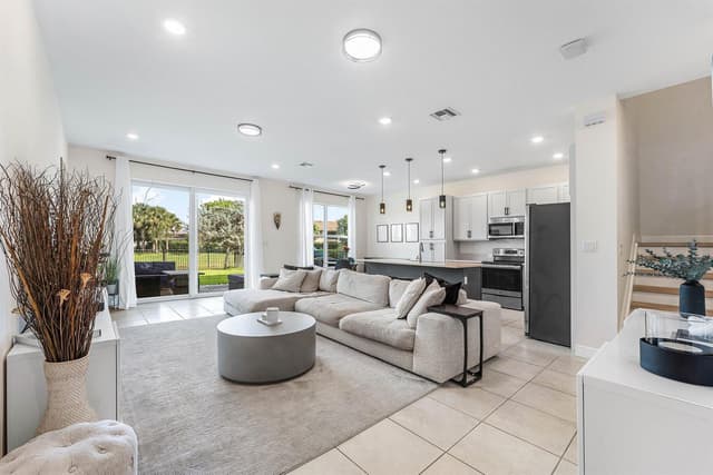 4392 VELEIROS Avenue, Deerfield Beach FL 33064 - Deerfield Beach, FL - Photo 2