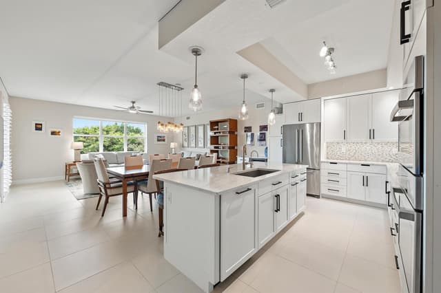 844 Bay Colony Drive S, Juno Beach FL 33408 - Juno Beach, FL - Photo 2