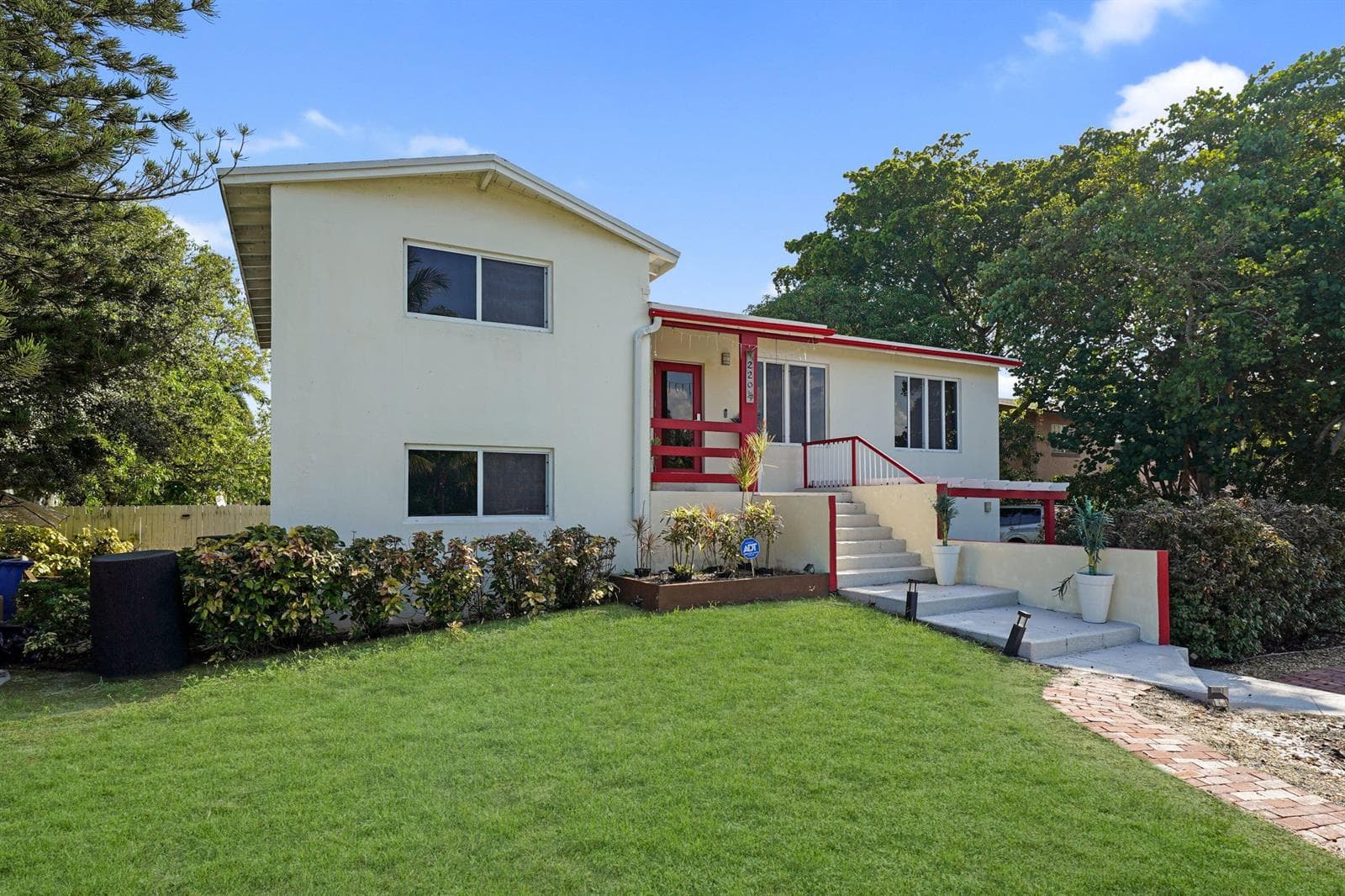 220 NW 42ND Street, Oakland Park FL 33309