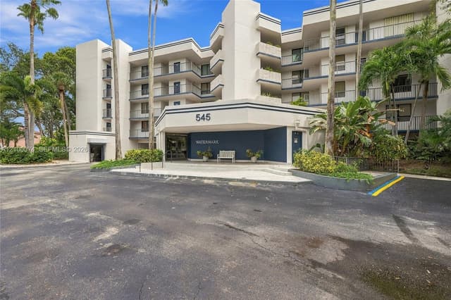 545 SE 12th St # 205, Dania Beach FL 33004 - Dania Beach, FL - Photo 5
