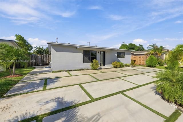 8921 NW 25th Ct, Sunrise FL 33322 - Sunrise, FL - Photo 6