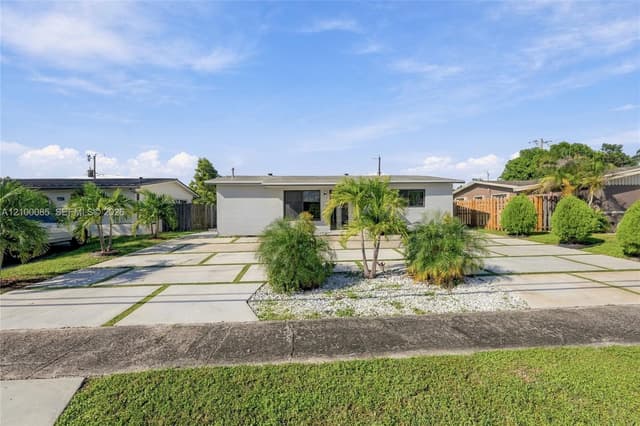 8921 NW 25th Ct, Sunrise FL 33322 - Sunrise, FL - Photo 4