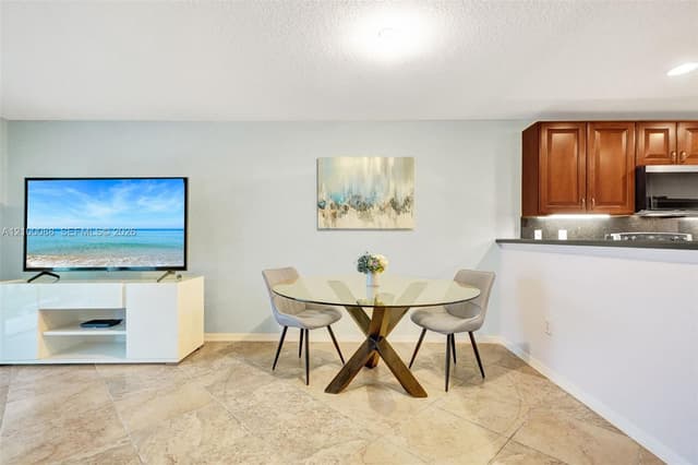 5929 Royal Way # 5929, Tamarac FL 33321 - Tamarac, FL - Photo 3