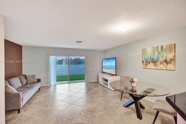 5929 Royal Way # 5929, Tamarac FL 33321 - Tamarac, FL - Photo 4