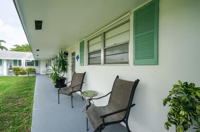 400 SW GOLFVIEW Terrace # 115, Boynton Beach FL 33426 - Boynton Beach, FL - Photo 2