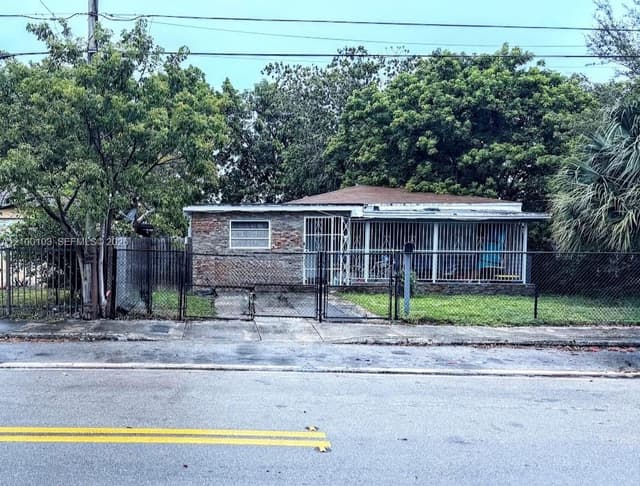 1085 NW 25th St, Miami FL 33127 - Miami, FL - Photo 3