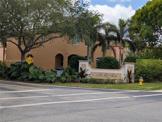 7683 NW 19th St, Pembroke Pines FL 33024 - Pembroke Pines, FL - Photo 3