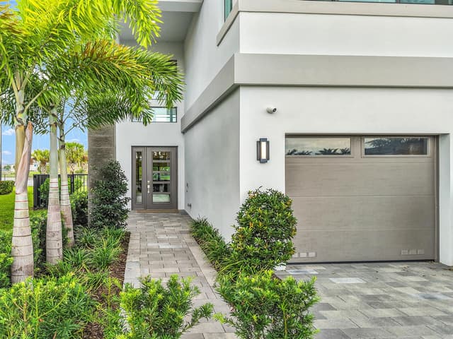 13146 FLORIDA CRANE Drive, Palm Beach Gardens FL 33412 - Palm Beach Gardens, FL - Photo 3