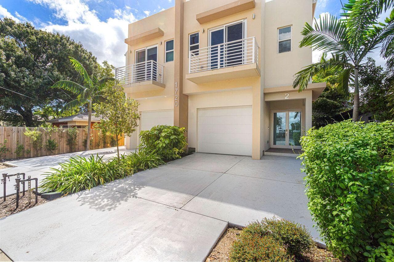 1720 SW 20th Street, Fort Lauderdale FL 33315