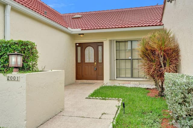 2001 Maplewood Drive, Coral Springs FL 33071 - Coral Springs, FL - Photo 7