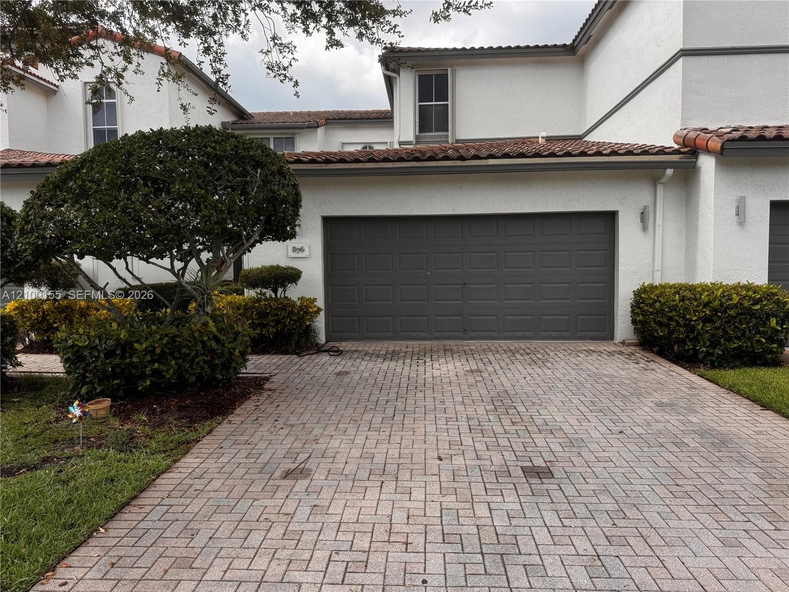 876 W Spinnaker Dr W, Hollywood FL 33019 - Hollywood, FL - Photo 1