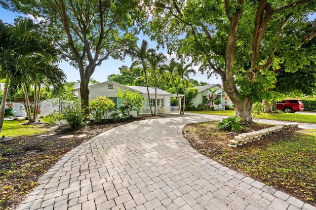 716 NE 11th Ave, Pompano Beach FL 33060 - Pompano Beach, FL - Photo 2