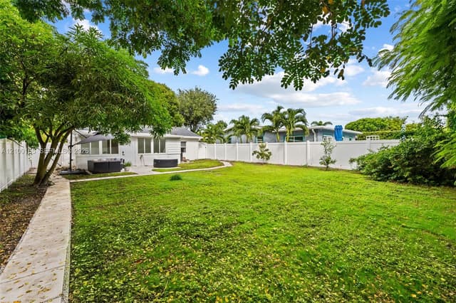 716 NE 11th Ave, Pompano Beach FL 33060 - Pompano Beach, FL - Photo 7