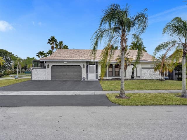 7399 NW 22nd Pl, Margate FL 33063 - Margate, FL - Photo 3