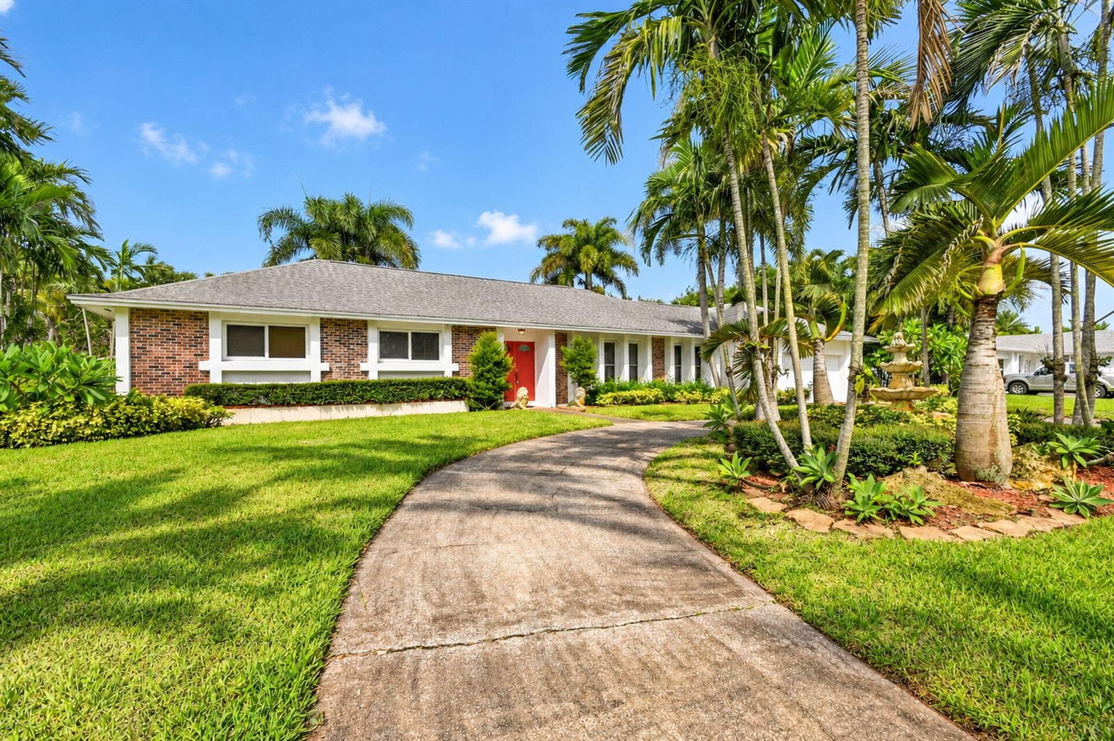 8 Bell Lane, West Palm Beach FL 33406 - West Palm Beach, FL - Photo 1