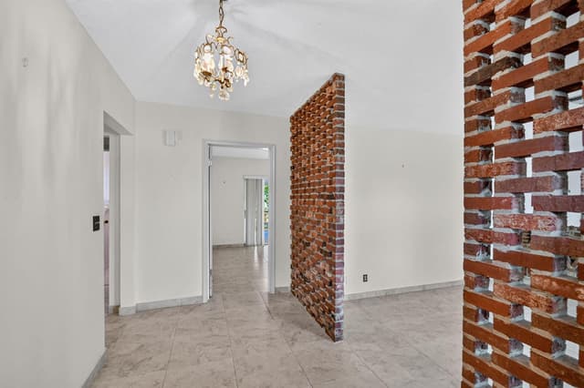 8 Bell Lane, West Palm Beach FL 33406 - West Palm Beach, FL - Photo 5