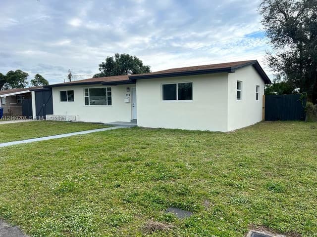 770 NW 179th St, Miami Gardens FL 33169 - Miami Gardens, FL - Photo 3