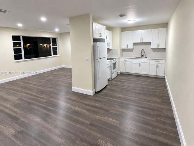 770 NW 179th St, Miami Gardens FL 33169 - Miami Gardens, FL - Photo 4