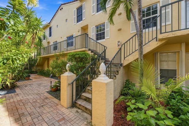1010 LAKE SHORE Drive # 202, Lake Park FL 33403 - Lake Park, FL - Photo 3