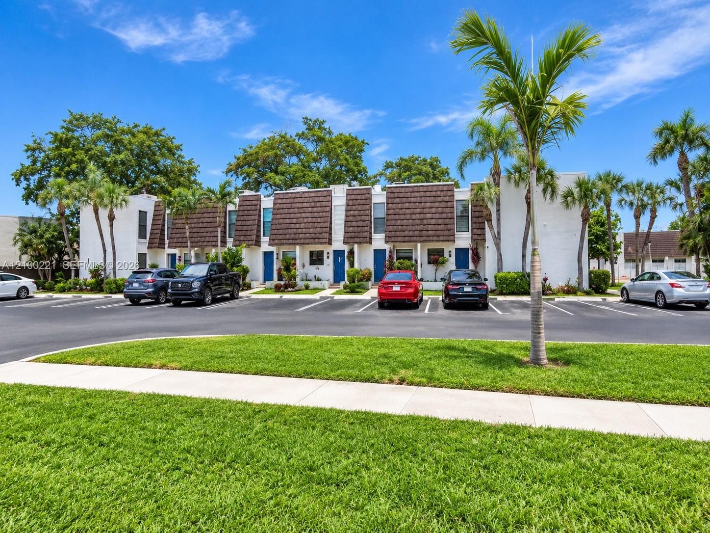 1570 NW 89th Ter # 1570, Pembroke Pines FL 33024 - Pembroke Pines, FL - Photo 1
