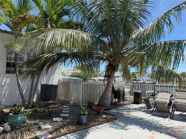 8401 Crespi Blvd, Miami Beach FL 33141 - Miami Beach, FL - Photo 2