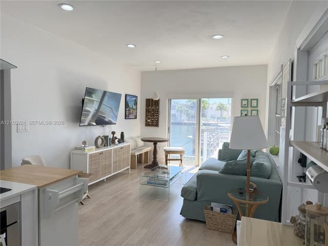 8401 Crespi Blvd, Miami Beach FL 33141 - Miami Beach, FL - Photo 5