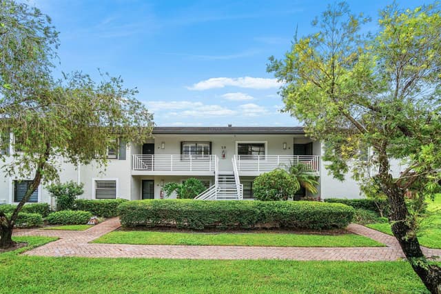 13 SOUTHPORT Lane # F, Boynton Beach FL 33436 - Boynton Beach, FL - Photo 2