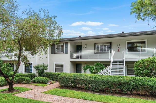 13 SOUTHPORT Lane # F, Boynton Beach FL 33436 - Boynton Beach, FL - Photo 4