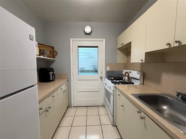 821 Jefferson Ave # 5, Miami Beach FL 33139 - Miami Beach, FL - Photo 5