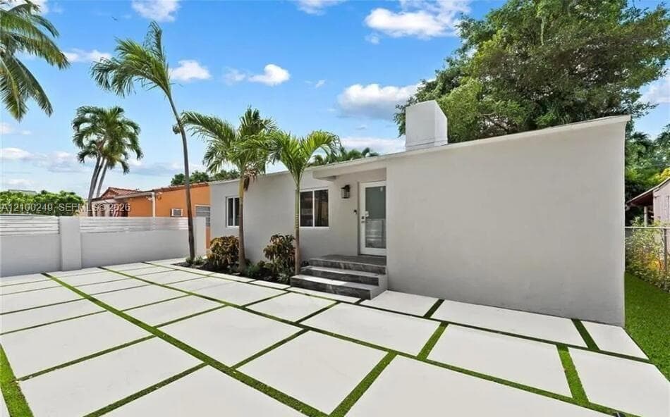 2810 SW 12th St, Miami FL 33135 - Miami, FL - Photo 1