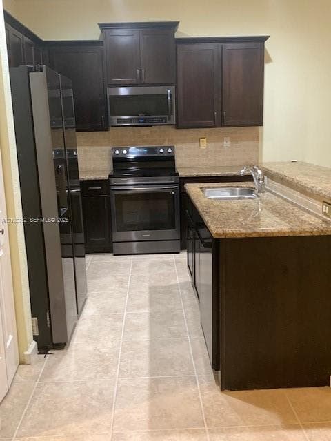 242 SW 7th Ct, Pompano Beach FL 33060 - Pompano Beach, FL - Photo 3