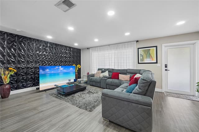6451 Scott St, Hollywood FL 33024 - Hollywood, FL - Photo 3