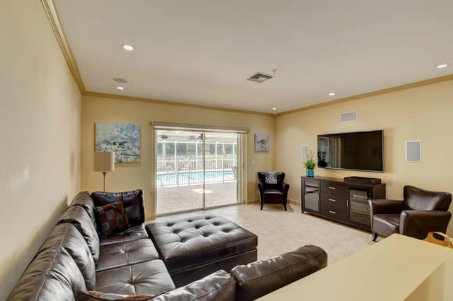 1086 SW 28th Avenue, Boynton Beach FL 33426 - Boynton Beach, FL - Photo 2
