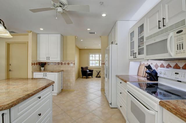 1086 SW 28th Avenue, Boynton Beach FL 33426 - Boynton Beach, FL - Photo 6