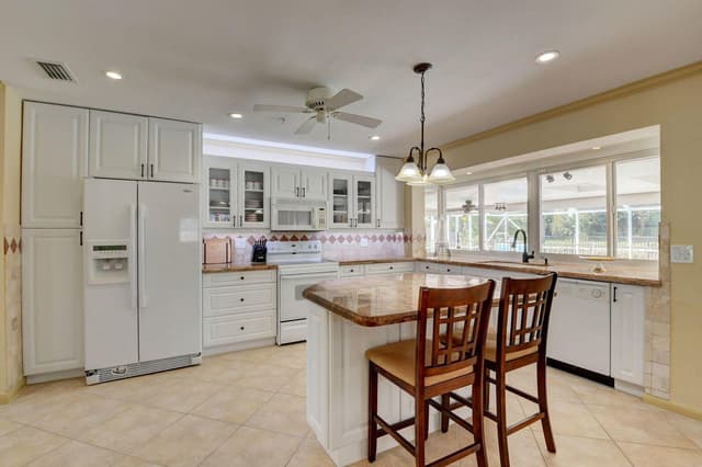 1086 SW 28th Avenue, Boynton Beach FL 33426 - Boynton Beach, FL - Photo 7