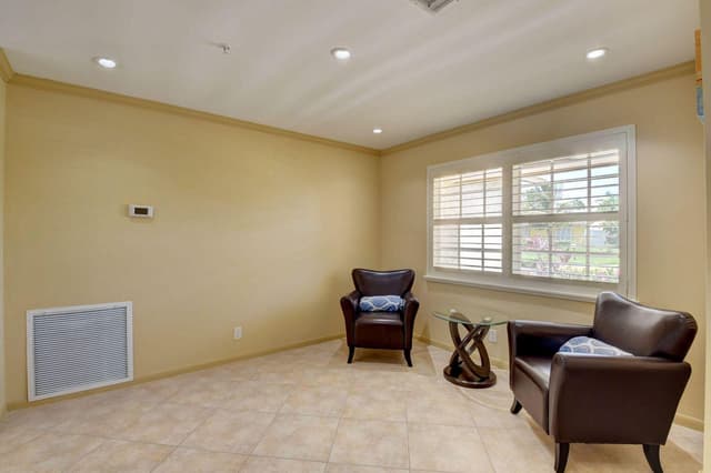 1086 SW 28th Avenue, Boynton Beach FL 33426 - Boynton Beach, FL - Photo 5