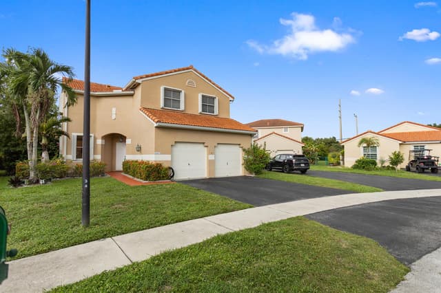 18413 NW 20th Street, Pembroke Pines FL 33029 - Pembroke Pines, FL - Photo 4