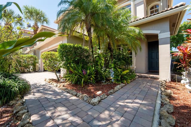6593 LURAIS Drive, Lake Worth FL 33463 - Lake Worth, FL - Photo 4
