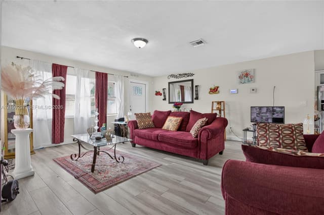 425 NW 18th Ct, Pompano Beach FL 33060 - Pompano Beach, FL - Photo 4