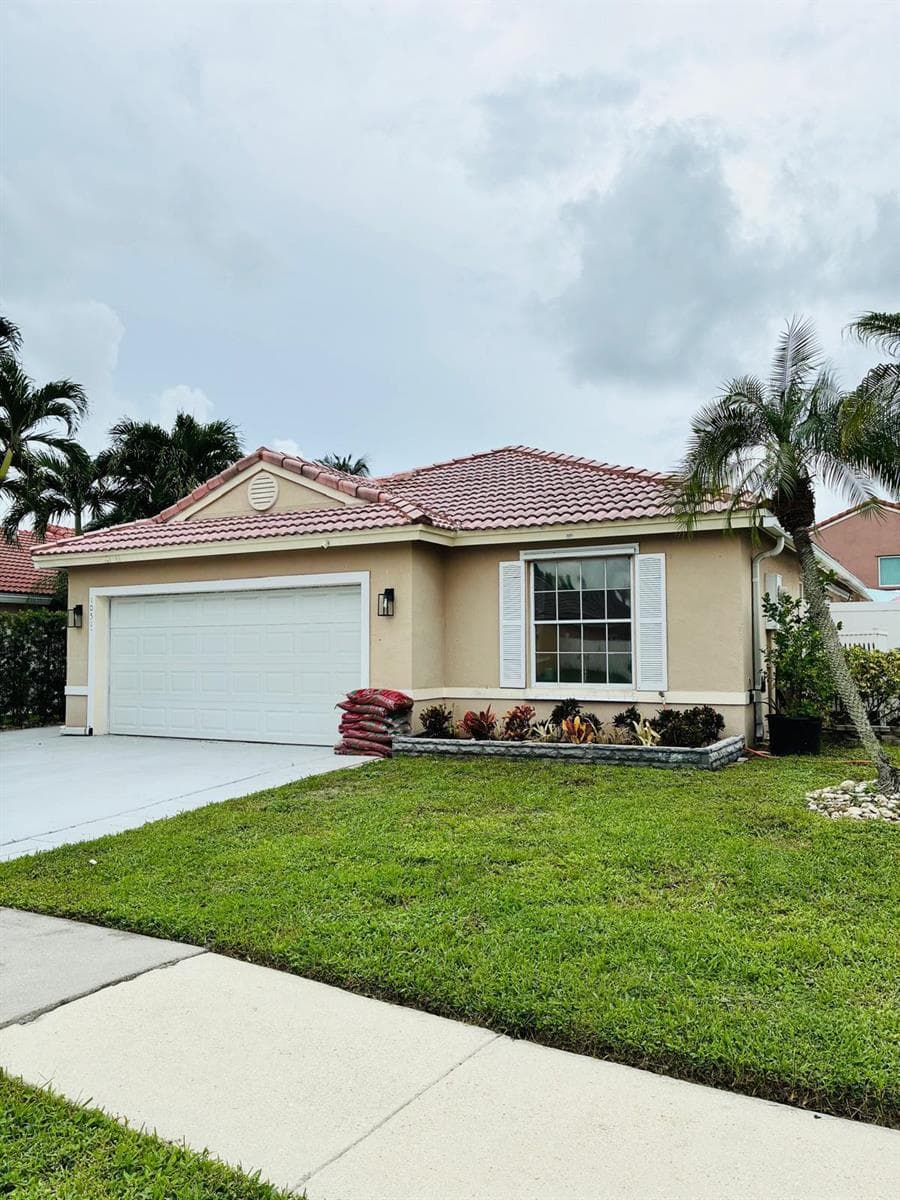 1051 NW 191ST Avenue, Pembroke Pines FL 33029 - Pembroke Pines, FL - Photo 1