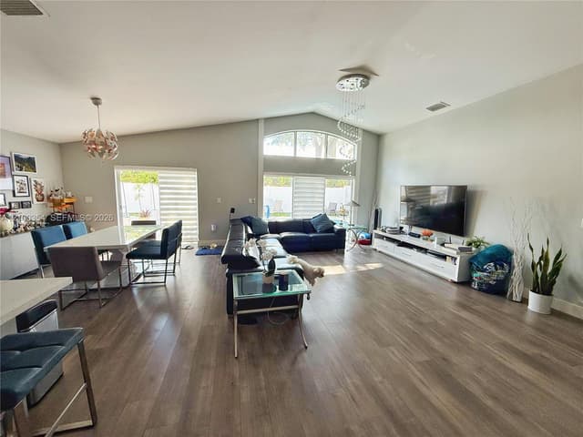 2411 NW 184th Ter, Pembroke Pines FL 33029 - Pembroke Pines, FL - Photo 6