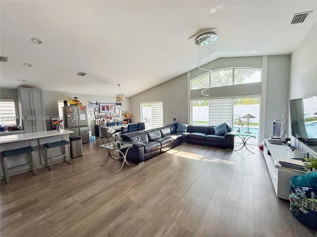 2411 NW 184th Ter, Pembroke Pines FL 33029 - Pembroke Pines, FL - Photo 7