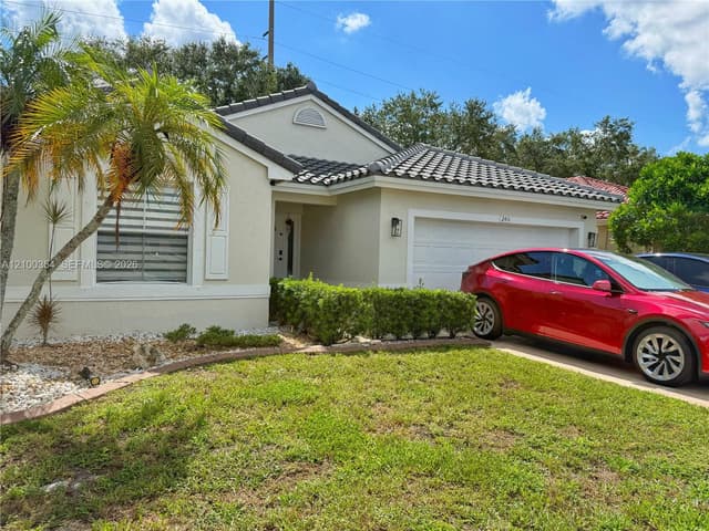 2411 NW 184th Ter, Pembroke Pines FL 33029 - Pembroke Pines, FL - Photo 4