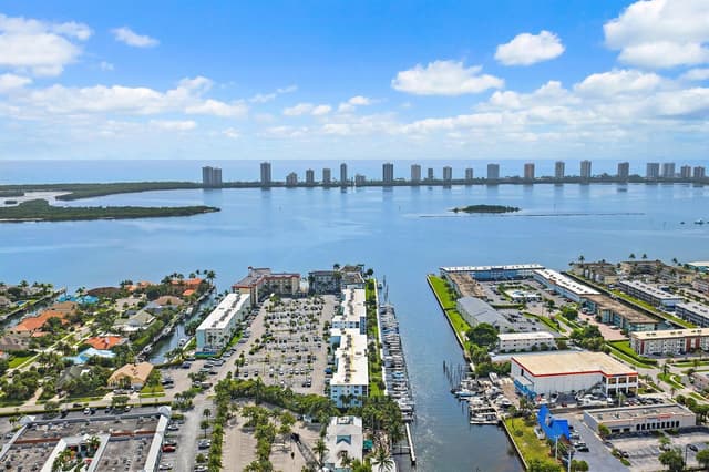100 PARADISE HARBOUR Boulevard # 202, North Palm Beach FL 33408 - North Palm Beach, FL - Photo 3
