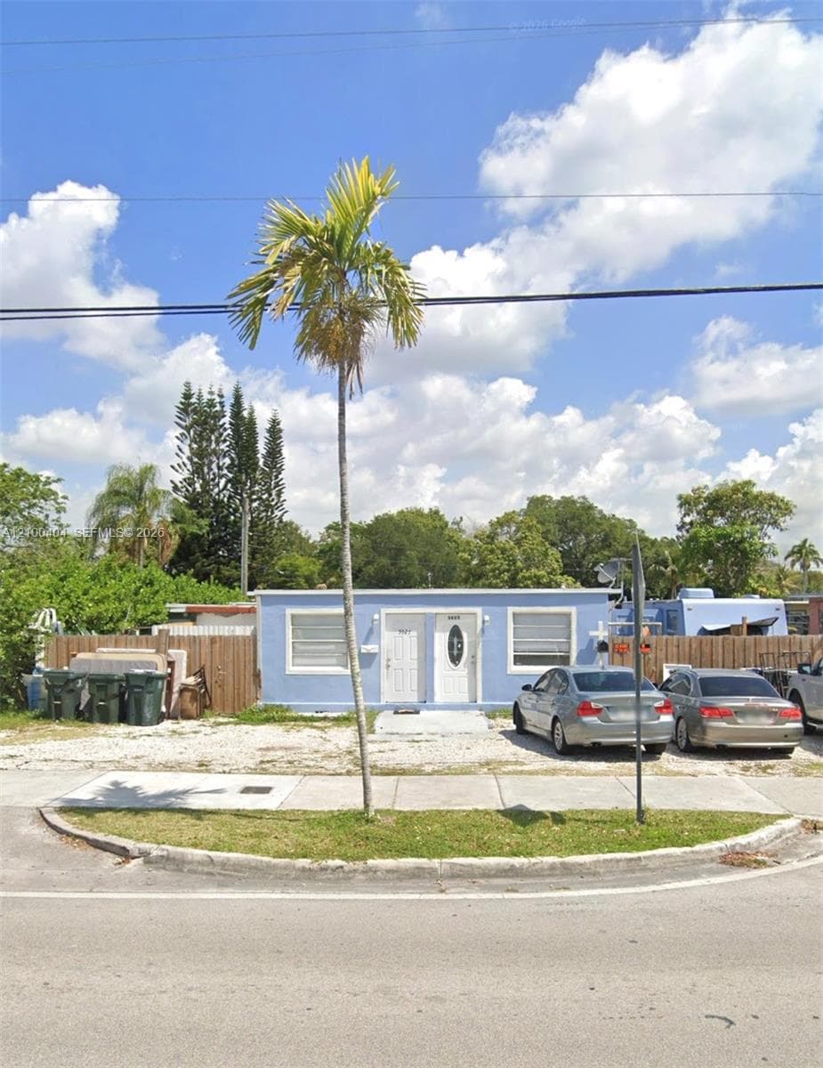 5925 SW 64th St, South Miami FL 33143