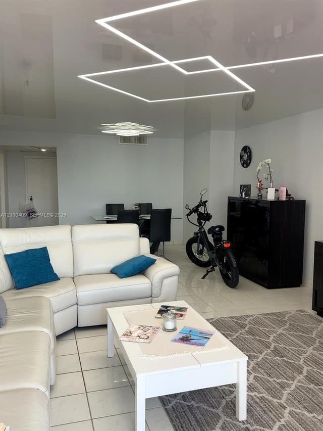 2500 Parkview Dr # 2018, Hallandale Beach FL 33009 - Hallandale Beach, FL - Photo 7