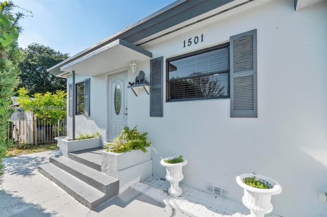 1501 N 18TH Avenue N, FL 33460 - Photo 3