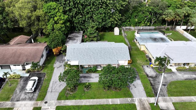 315 Northlake Drive, North Palm Beach FL 33408 - North Palm Beach, FL - Photo 5